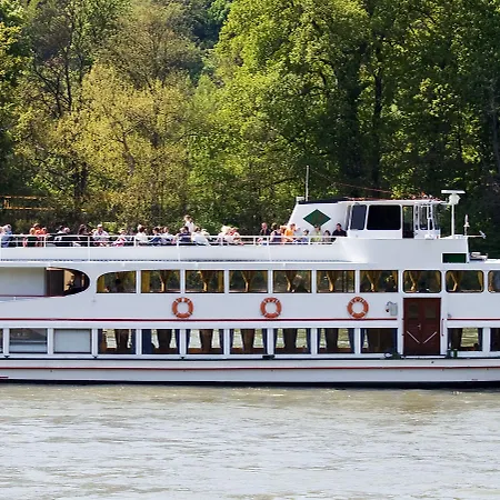 Lindenhof Отель Osterspai